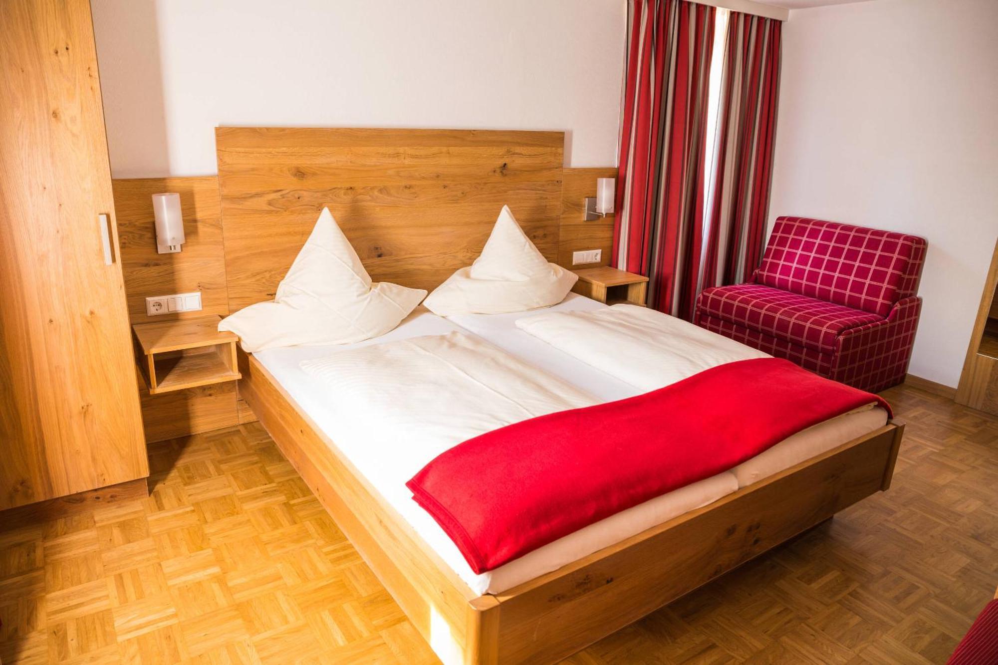 Landgasthaus Zur Linde, Neusatz Bühl Extérieur photo